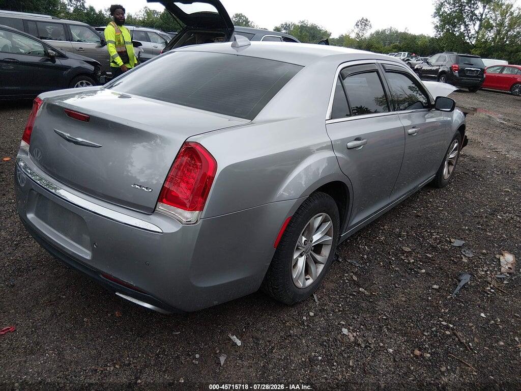 2C3CCAAG3FH921319 2015 CHRYSLER 300 photo no. 4