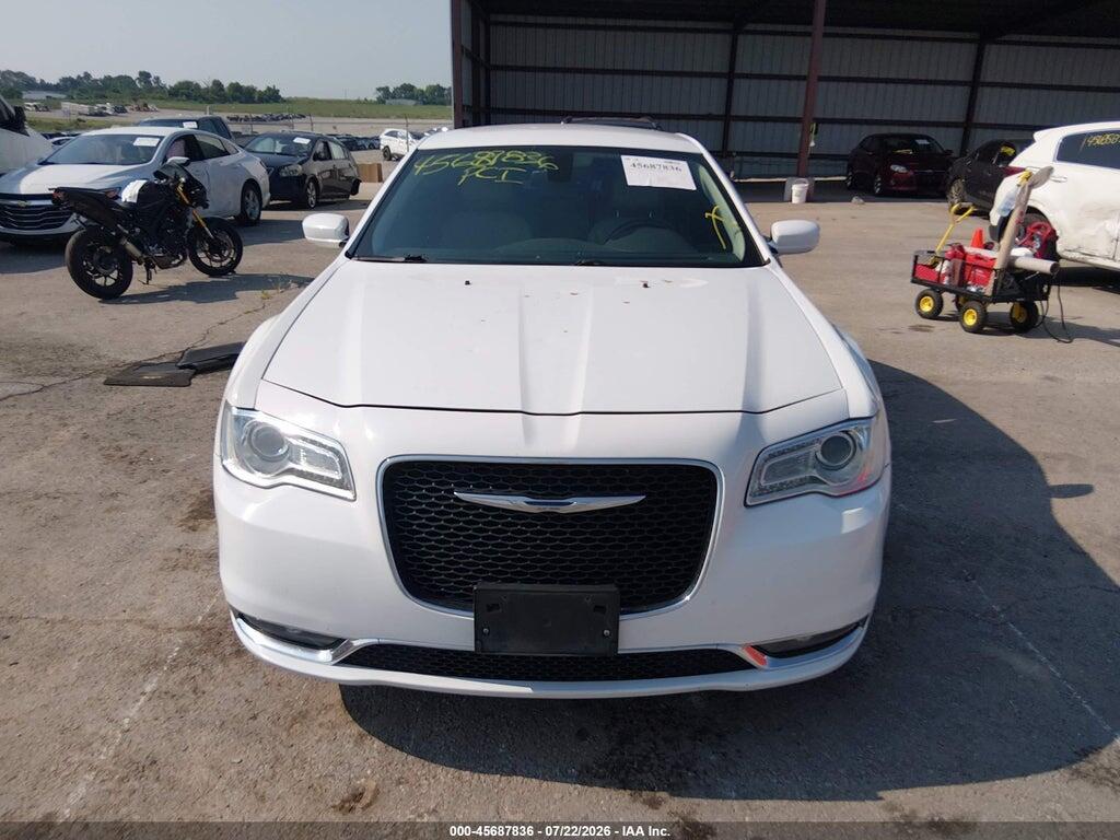2C3CCARG4FH831021 2015 CHRYSLER 300 photo no. 12