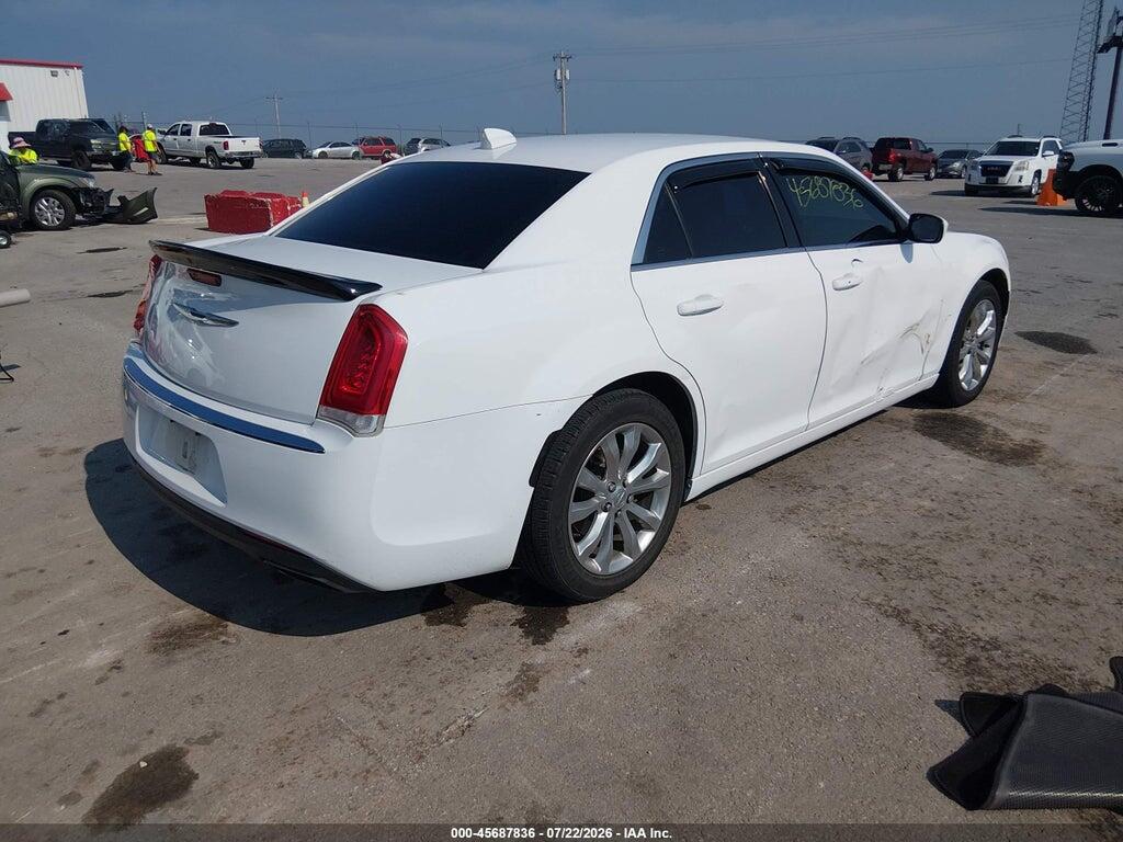 2C3CCARG4FH831021 2015 CHRYSLER 300 photo no. 4