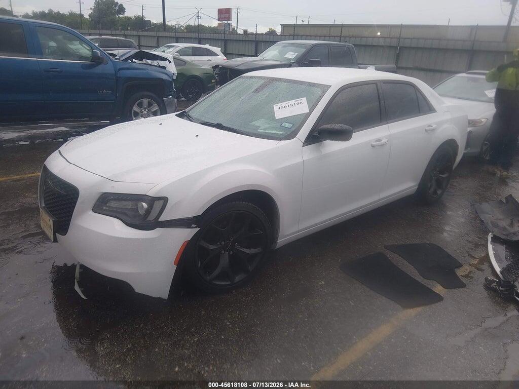 2C3CCAAG6MH538133 2021 CHRYSLER 300 photo no. 2