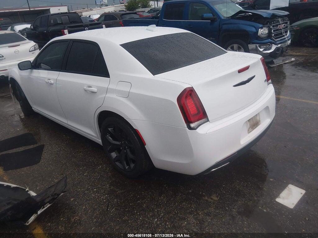 2C3CCAAG6MH538133 2021 CHRYSLER 300 photo no. 3