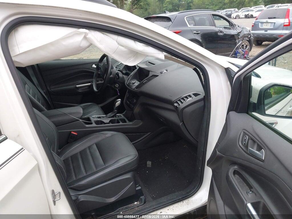 1FMCU9HD4JUC74238 2018 FORD ESCAPE photo no. 5
