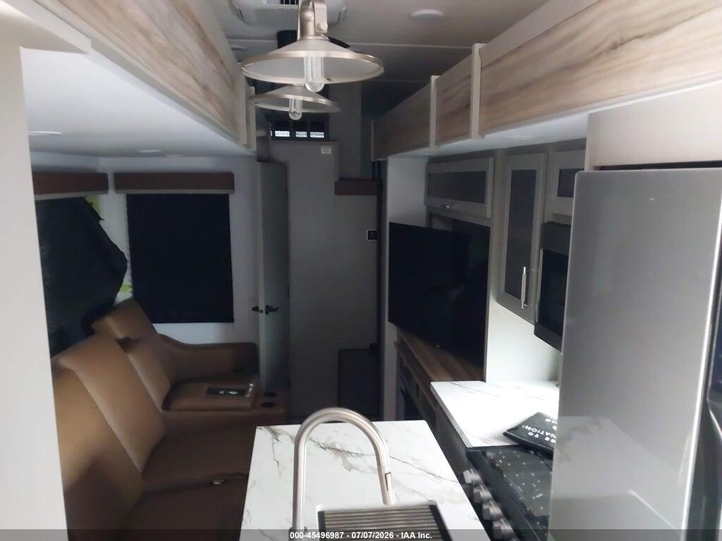 4YDFSTU25T4530508 2026 KEYSTONE RV SPRINTER 3920DSL 5TH WHL TRAVEL TRAILER photo no. 8