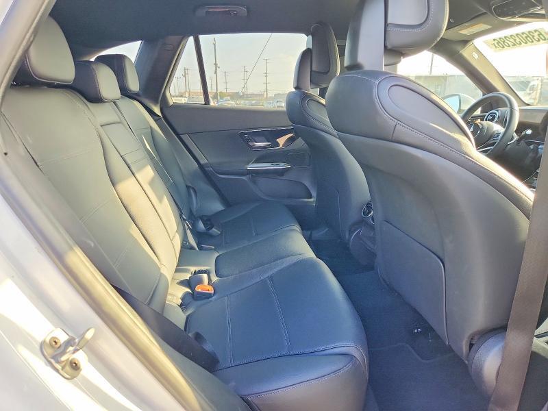 2025 MERCEDES-BENZ GLC 300 — Фото 11 из 13