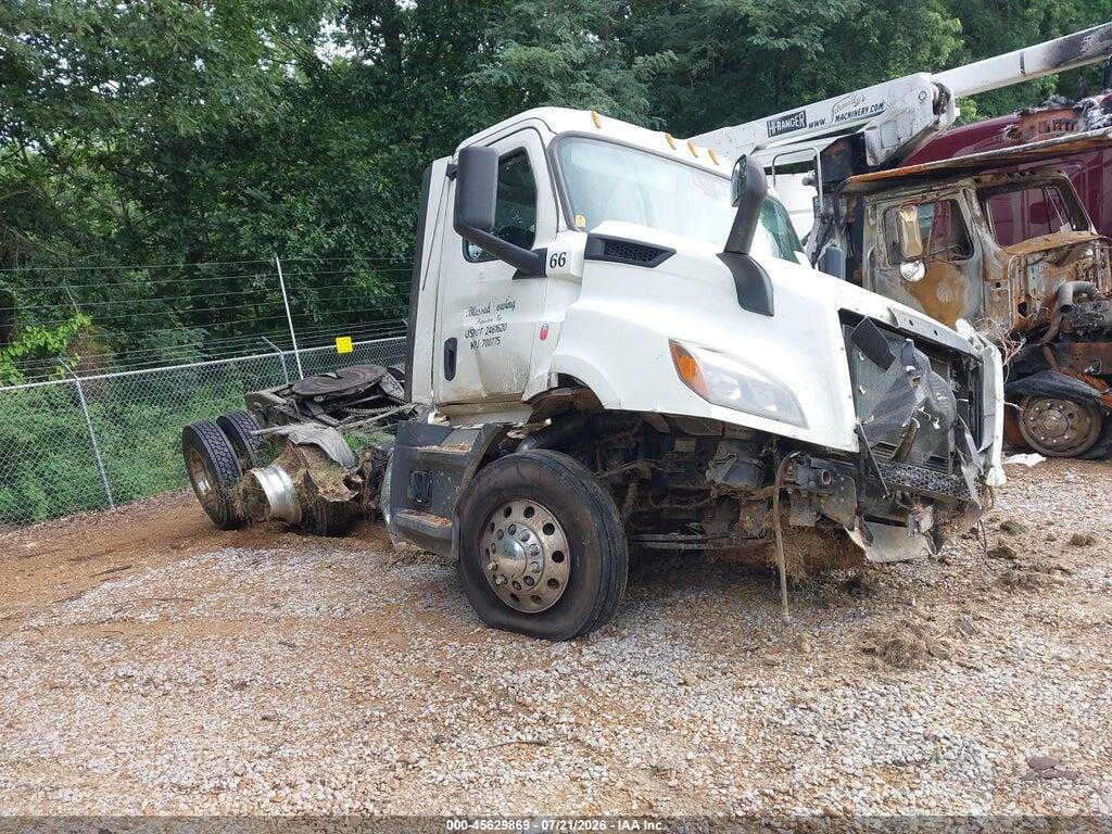 2025 FREIGHTLINER NEW CASCADIA 116 3AKJHTDV2SSVP9110