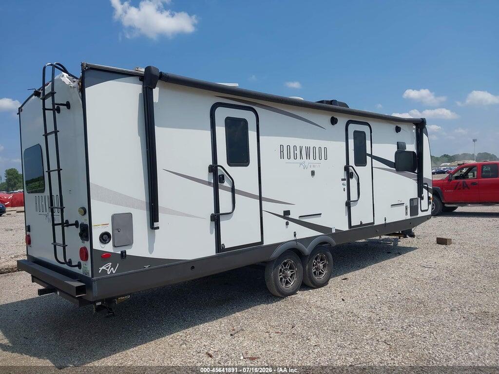 4X4TRLB22PZ184974 2023 FOREST RIVER ROCKWOOD ULTRA LITE TRAVEL TRAILER photo no. 4