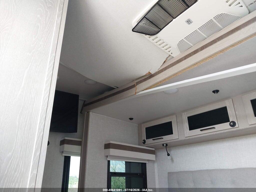 4X4TRLB22PZ184974 2023 FOREST RIVER ROCKWOOD ULTRA LITE TRAVEL TRAILER photo no. 6