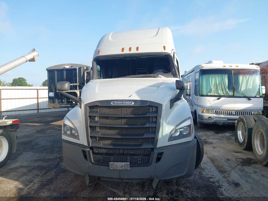 3AKJHHDR3PSNJ7304 2023 FREIGHTLINER NEW CASCADIA 126 photo no. 12