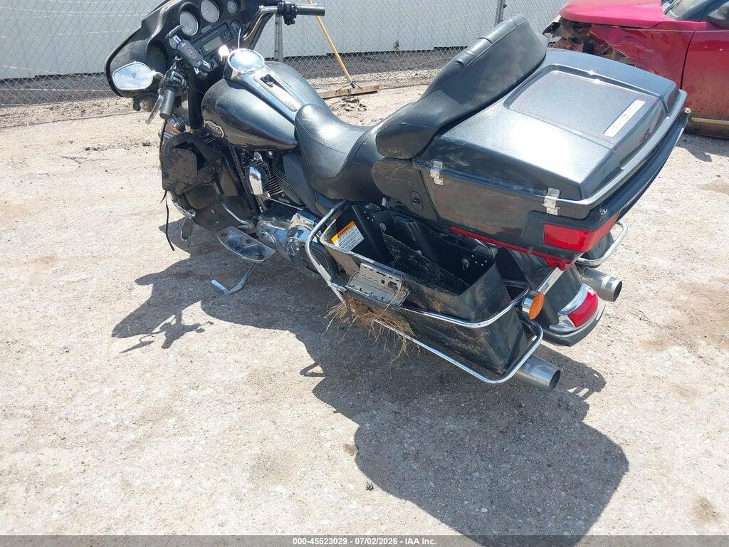 1HD1FC4179Y682167 2009 HARLEY-DAVIDSON FLHTCU photo no. 3
