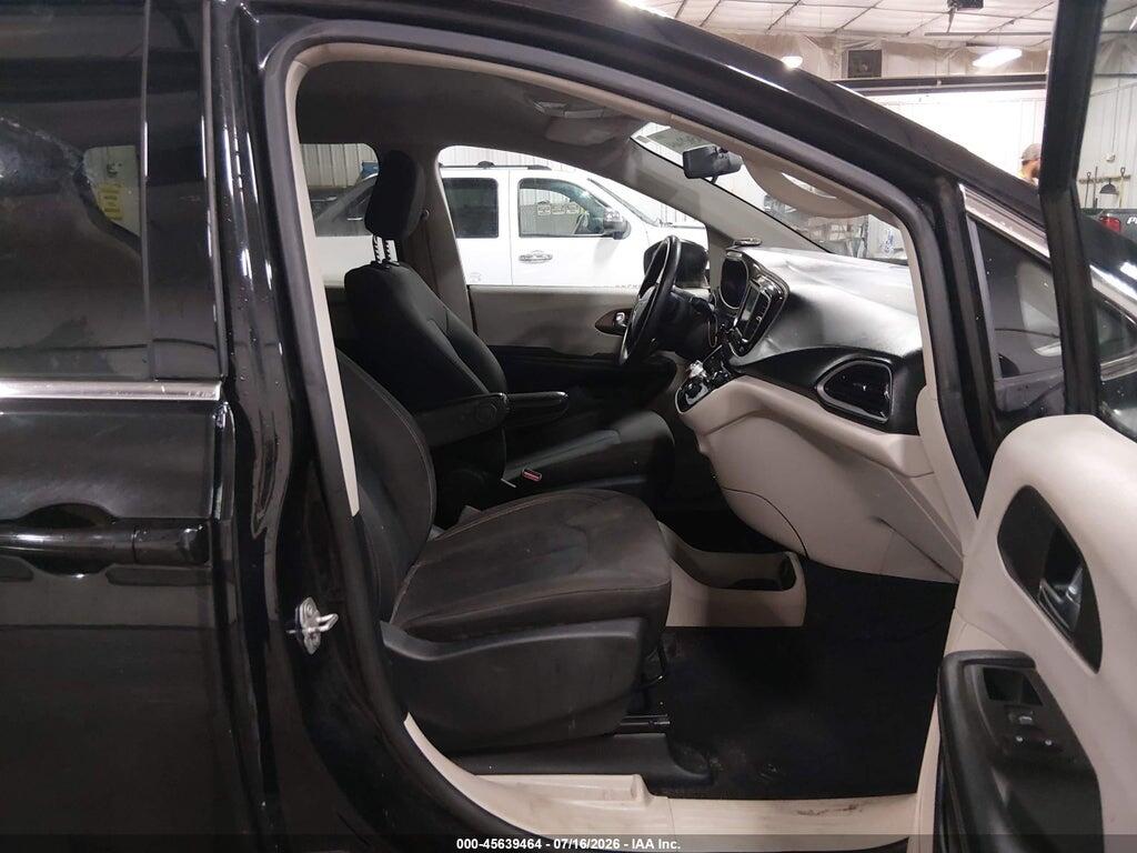 2C4RC1CGXLR146882 2020 CHRYSLER VOYAGER photo no. 5