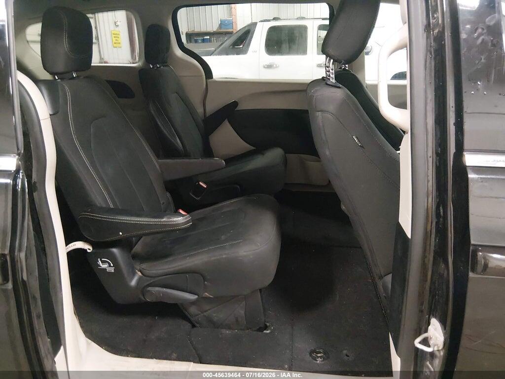 2C4RC1CGXLR146882 2020 CHRYSLER VOYAGER photo no. 8
