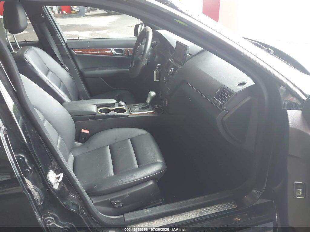 WDDGF8BB7AR102005 2010 MERCEDES-BENZ C 300 photo no. 5