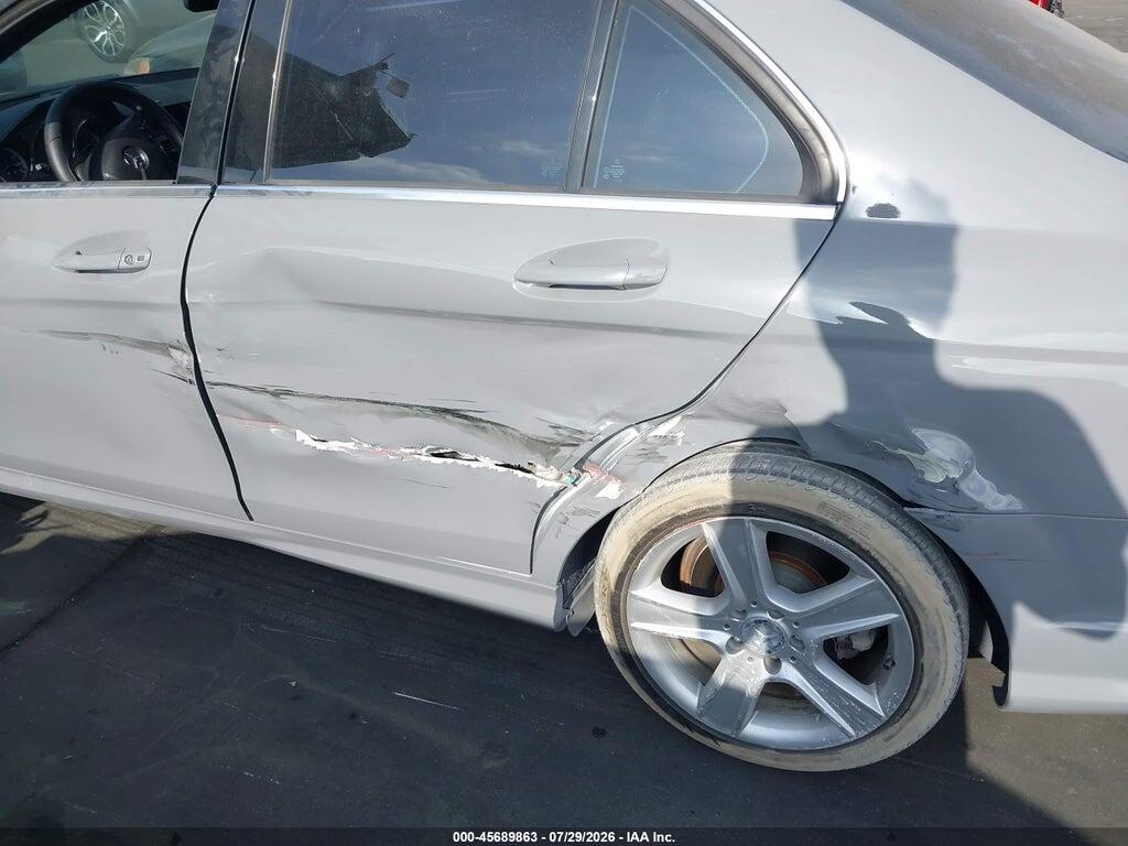 WDDGF8BB0AR127781 2010 MERCEDES-BENZ C 300 photo no. 6