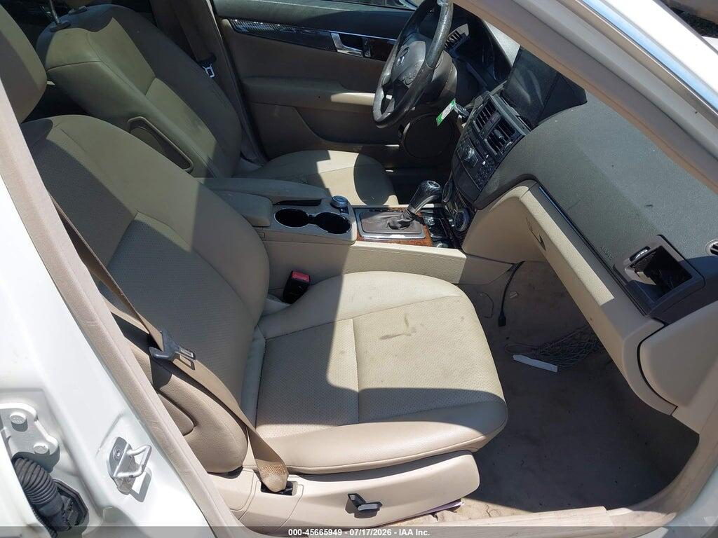 WDDGF5EB3AA394275 2010 MERCEDES-BENZ C 300 photo no. 5