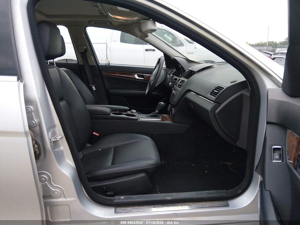 WDDGF8BB7AR100335 2010 MERCEDES-BENZ C 300 photo no. 5