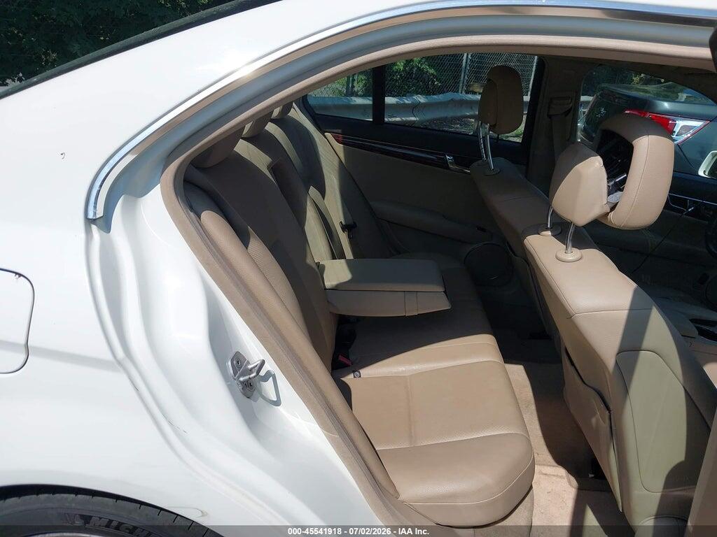 WDDGF8BB3AR105824 2010 MERCEDES-BENZ C 300 photo no. 8