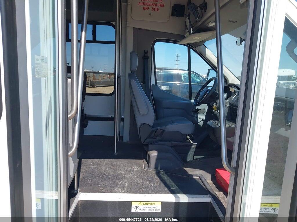 1FDES6PV8HKB43357 2017 FORD TRANSIT-350 CUTAWAY photo no. 5