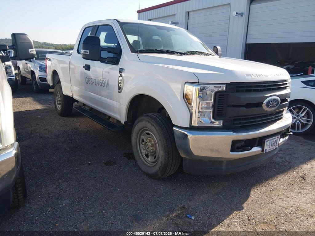 1FT7X2B65JEC48742 2018 FORD F-250 photo no. 1