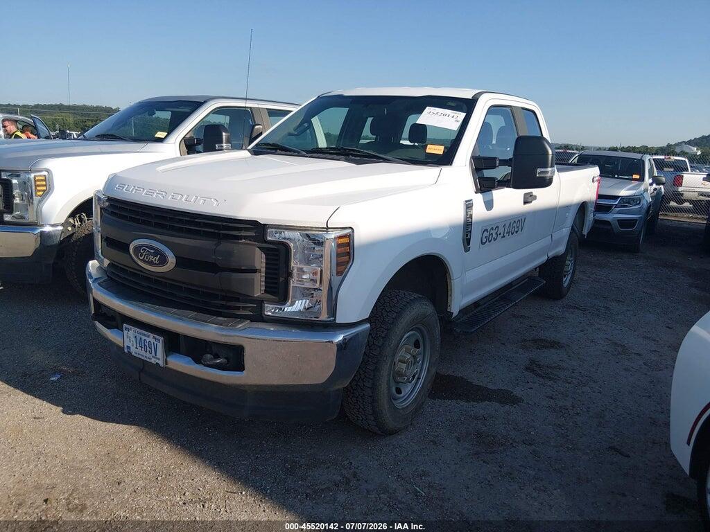 1FT7X2B65JEC48742 2018 FORD F-250 photo no. 2
