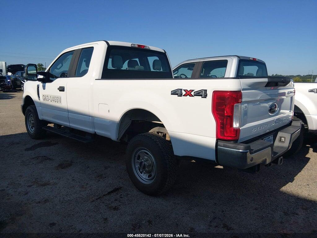 1FT7X2B65JEC48742 2018 FORD F-250 photo no. 3