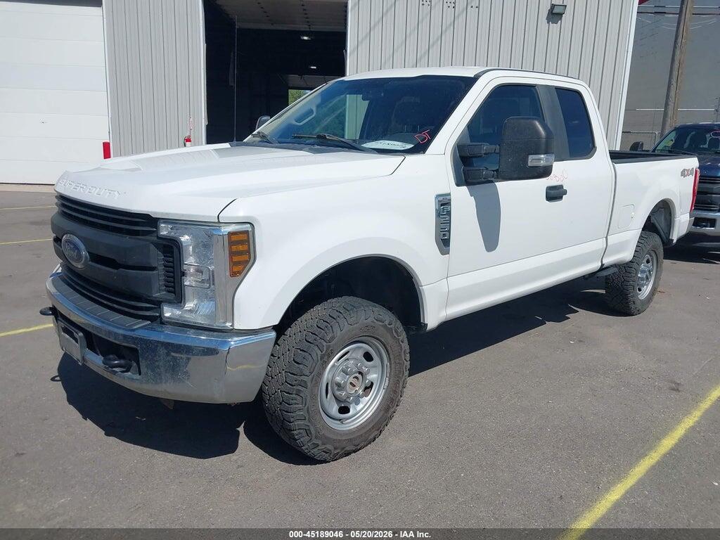 1FT7X2B61JEC22185 2018 FORD F-250 photo no. 2