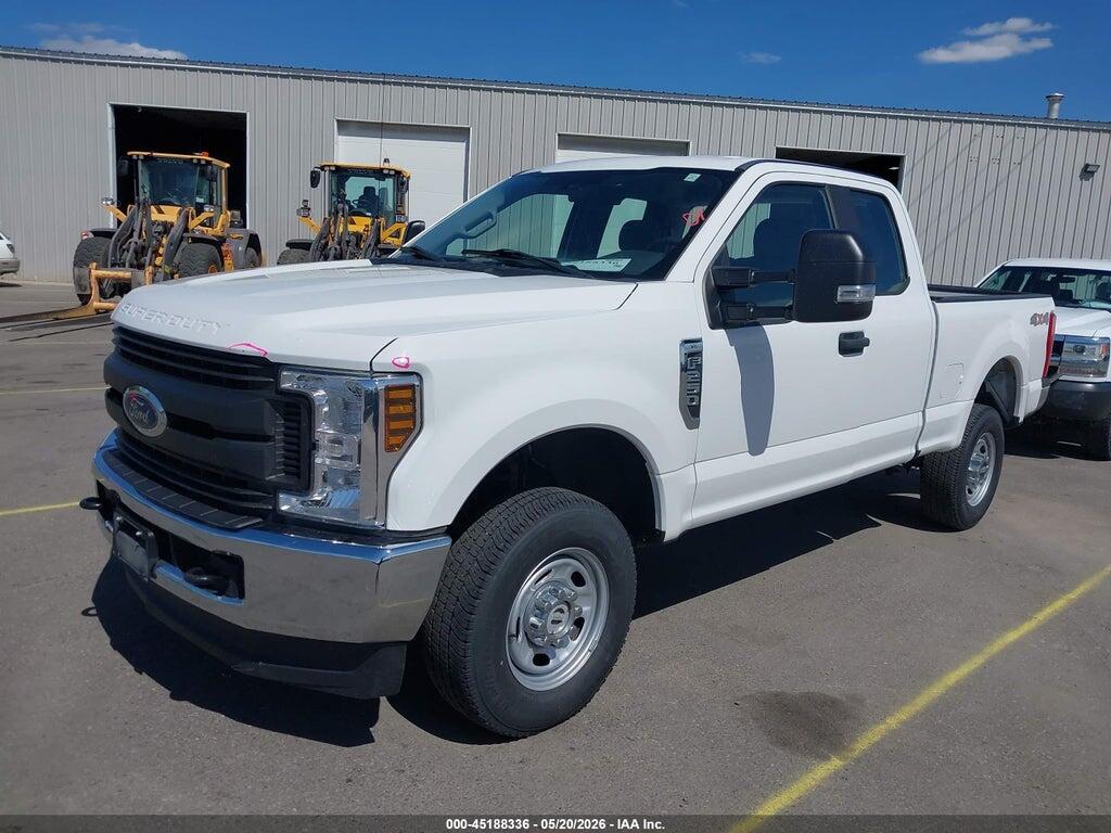 1FT7X2B68JEC22183 2018 FORD F-250 photo no. 2