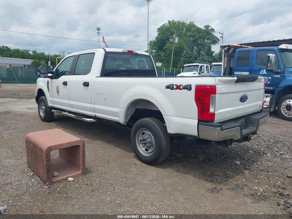 1FT7W2B63JEC22126 2018 FORD F-250 photo no. 3