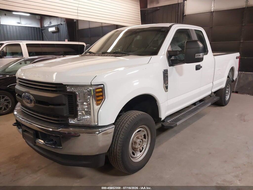 1FT7X2B62JEC83951 2018 FORD F-250 photo no. 2