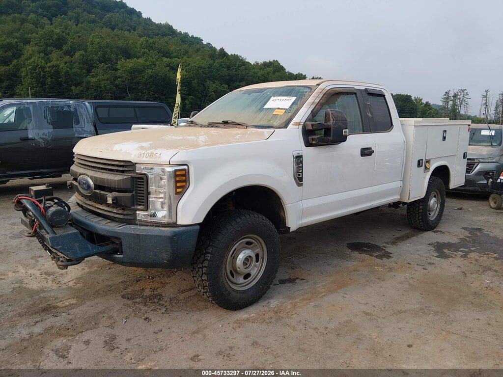 1FT7X2B61JEB98938 2018 FORD F-250 photo no. 2