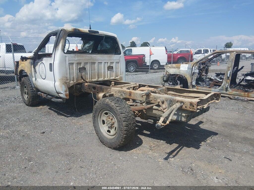 1FDRF3F62GED11683 2016 FORD F-350 CHASSIS photo no. 3