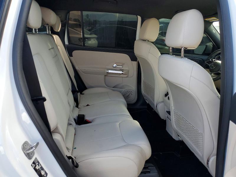 2025 MERCEDES-BENZ GLB 250 — Фото 11 из 13