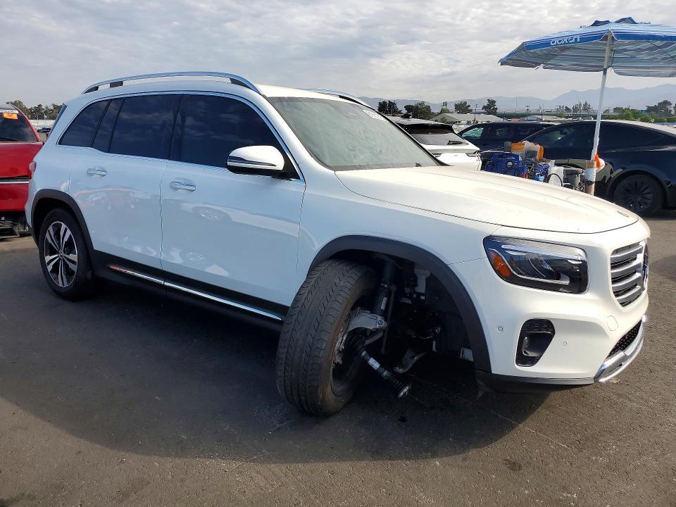 2025 MERCEDES-BENZ GLB 250 — Фото 4 из 13