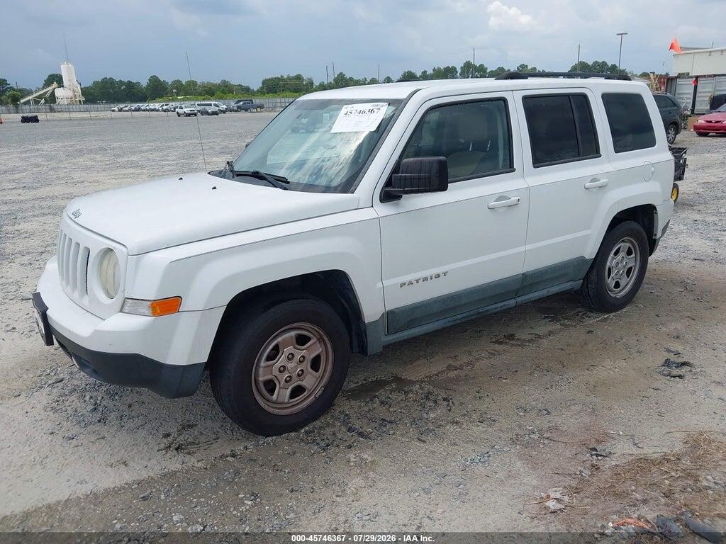 1J4NT1GA2BD285372 2011 JEEP PATRIOT photo no. 2