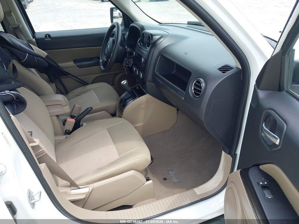 1J4NT1GA2BD285372 2011 JEEP PATRIOT photo no. 5