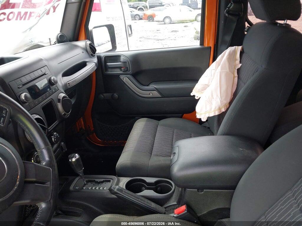 1J4GA2D10BL620255 2011 JEEP WRANGLER photo no. 5