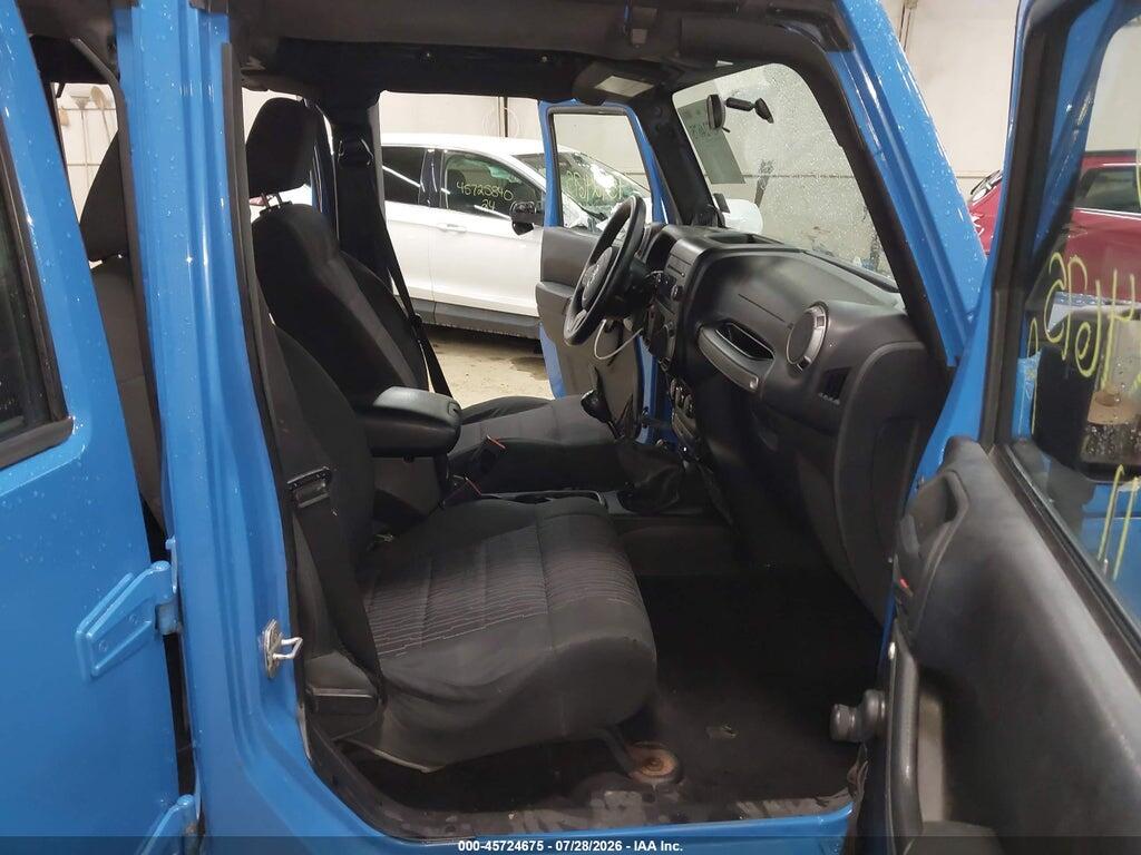 1J4BA3H13BL620163 2011 JEEP WRANGLER UNLIMITED photo no. 5