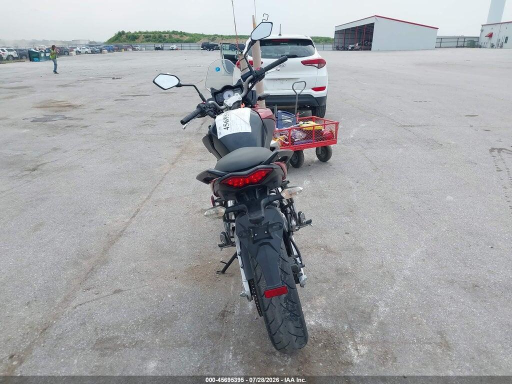 JKALEEC11BDA03739 2011 KAWASAKI LE650 photo no. 6