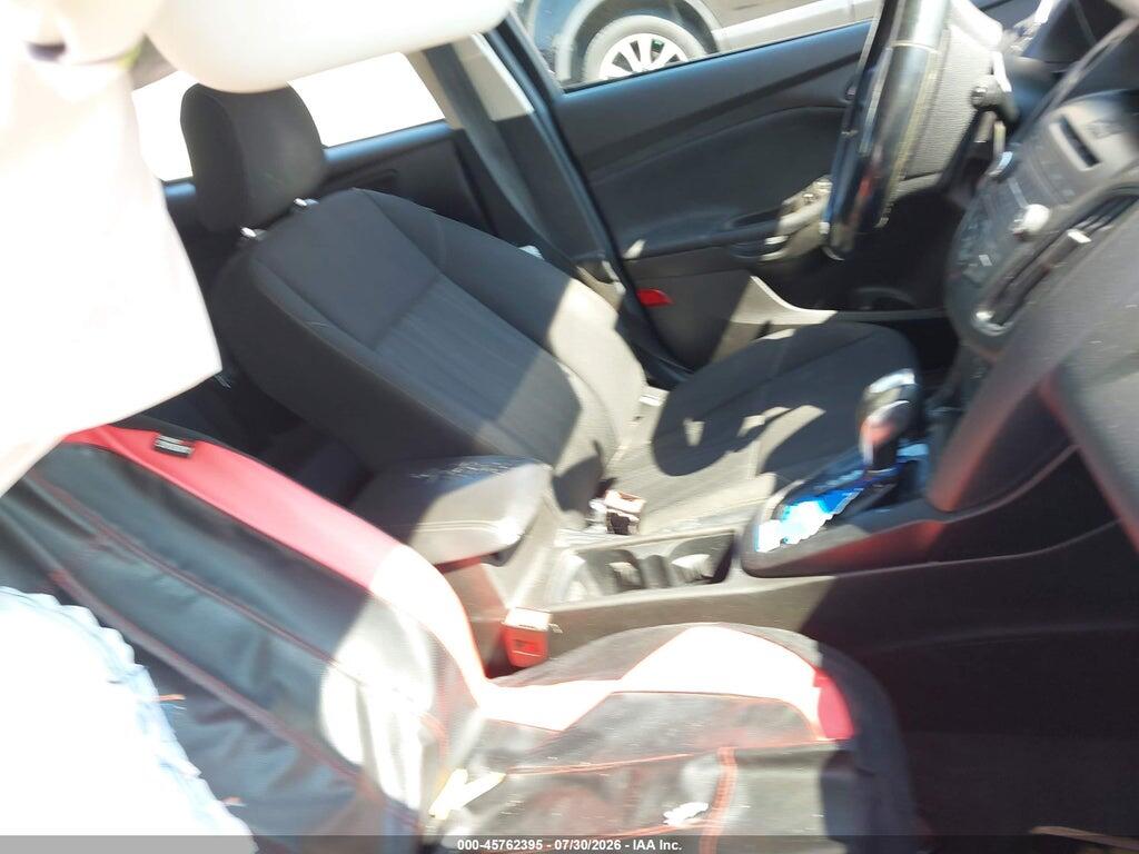 1FADP3K28GL274882 2016 FORD FOCUS photo no. 5