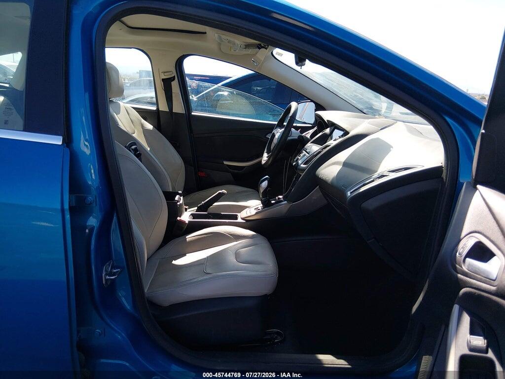 1FADP3N29GL335507 2016 FORD FOCUS photo no. 5