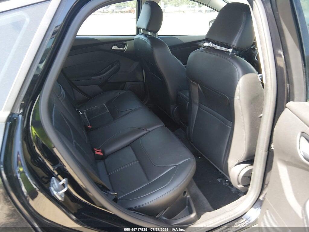 1FADP3K2XGL223786 2016 FORD FOCUS photo no. 8