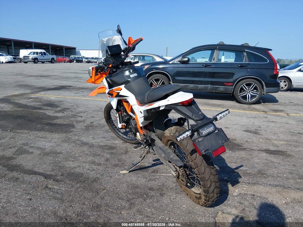 MD2JGJ407TN238445 2026 KTM 390 photo no. 3