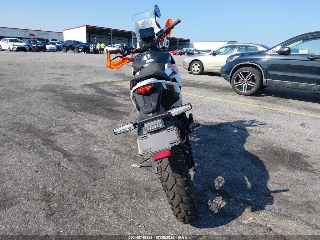 MD2JGJ407TN238445 2026 KTM 390 photo no. 6