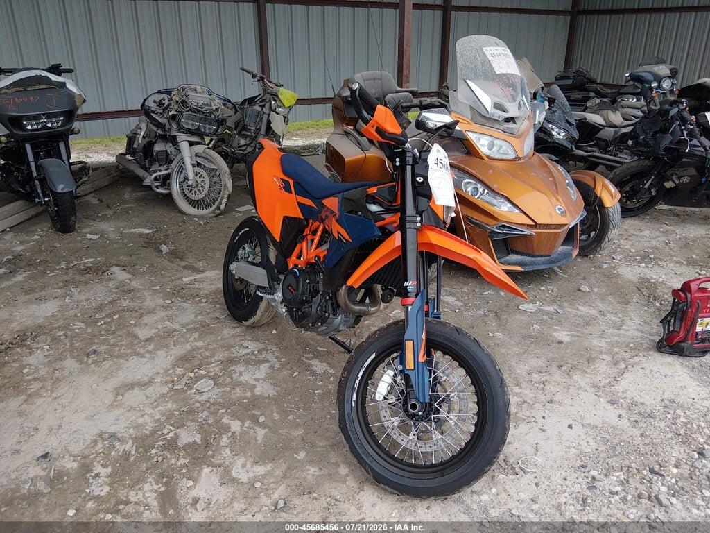 VBKLSX407TM786255 2026 KTM 690 SMC (CANADA photo no. 1
