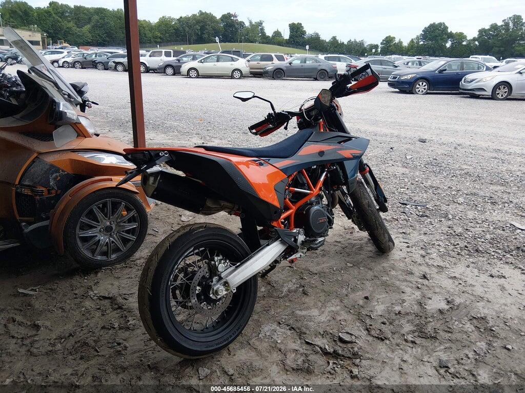 VBKLSX407TM786255 2026 KTM 690 SMC (CANADA photo no. 4