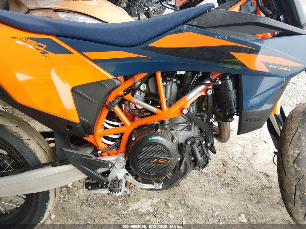 VBKLSX407TM786255 2026 KTM 690 SMC (CANADA photo no. 8