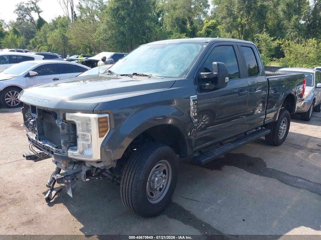 1FT7X2B61JEB74641 2018 FORD F-250 photo no. 2