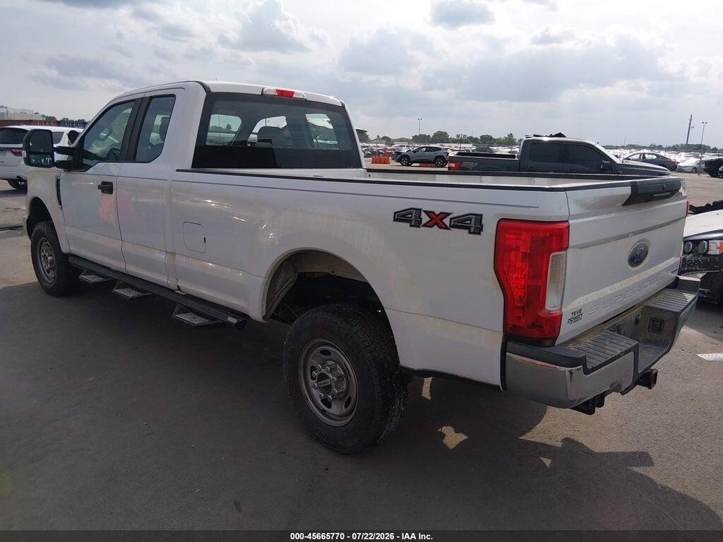 1FT7X2B65JEB92530 2018 FORD F-250 photo no. 3