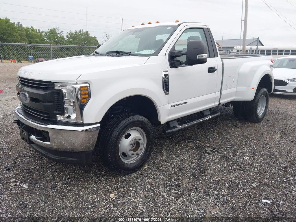 1FTRF3DT4JEC22119 2018 FORD F-350 photo no. 2