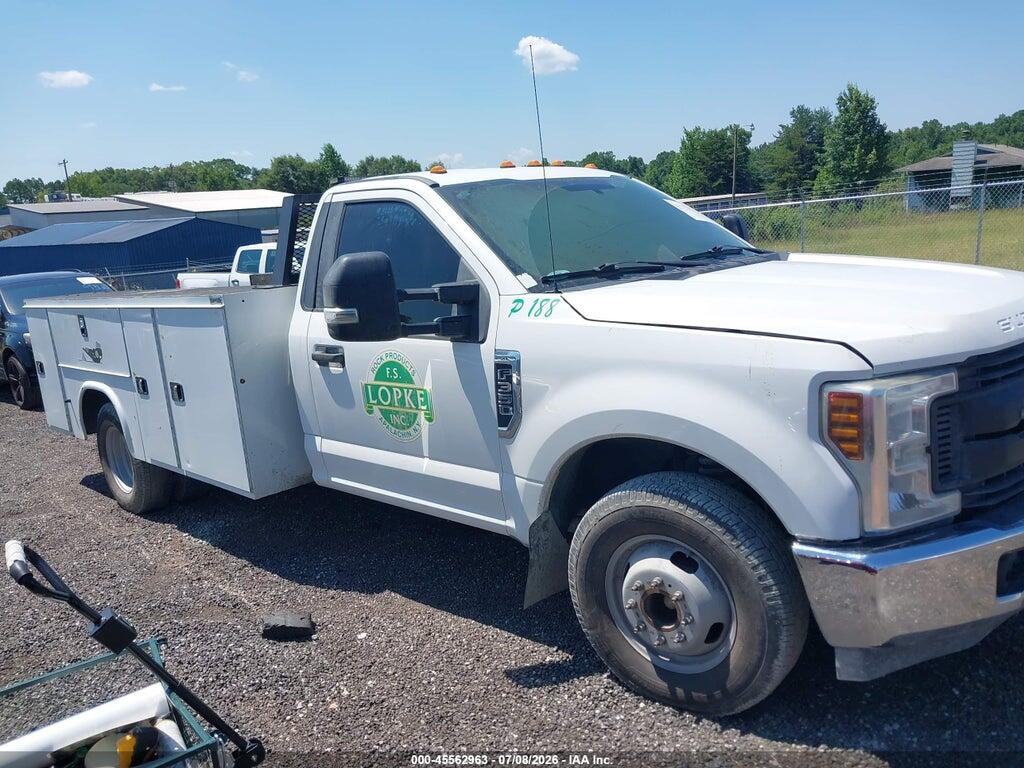 1FDRF3G62JEB52993 2018 FORD F-350 CHASSIS photo no. 1