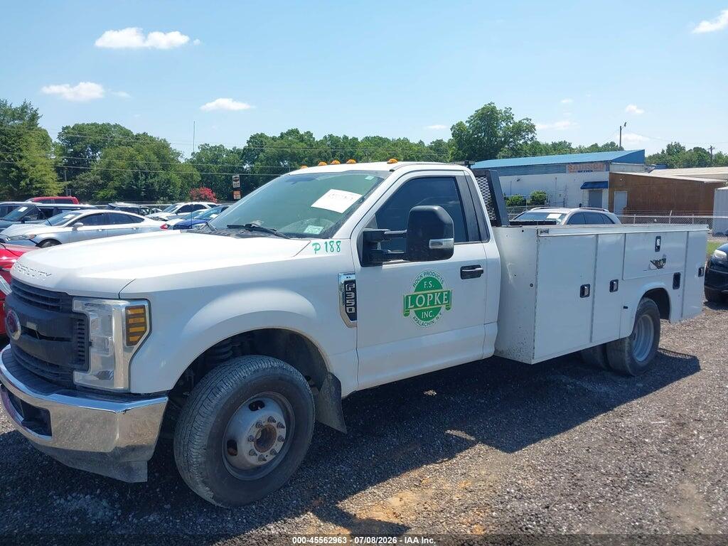 1FDRF3G62JEB52993 2018 FORD F-350 CHASSIS photo no. 2